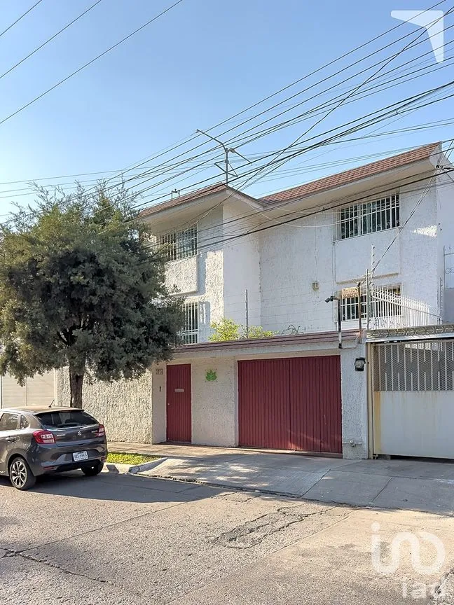 Casa en Venta en Jardines del Bosque Centro, Guadalajara, Jalisco | NEX-306772 | iad México | Foto 2 de 17
