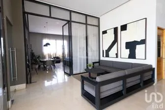 NEX-306786 - Departamento en Venta, con 2 recamaras, con 2 baños, con 135 m2 de construcción.