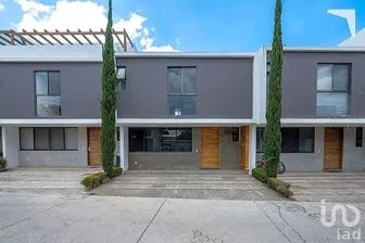 NEX-308280 - Casa en Venta, con 3 recamaras, con 2 baños, con 200 m2 de construcción.