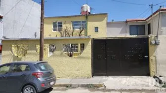 NEX-287562 - Casa en Renta, con 3 recamaras, con 2 baños, con 180 m2 de construcción en Las Américas, CP 53040, México.