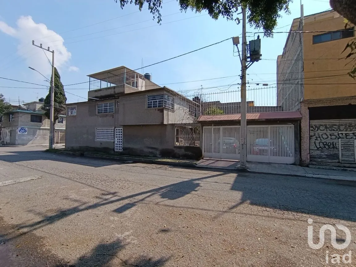 Casa en Venta en Jardines de Morelos Sección Cerros, Ecatepec de Morelos, México | NEX-287717 | iad México | Foto 1 de 17
