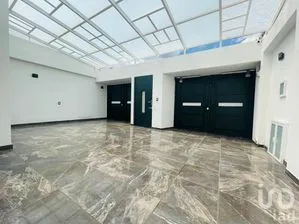 NEX-291658 - Casa en Venta, con 3 recamaras, con 3 baños, con 236 m2 de construcción en Lomas Verdes (Conjunto Lomas Verdes), CP 53120, México.