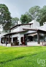 NEX-287673 - Casa en Venta, con 3 recamaras, con 3 baños, con 200 m2 de construcción en Avándaro, CP 51200, México.