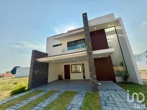 NEX-291823 - Casa en Venta, con 3 recamaras, con 3 baños, con 239 m2 de construcción en Tolometla de Benito Juárez, CP 74367, Puebla.
