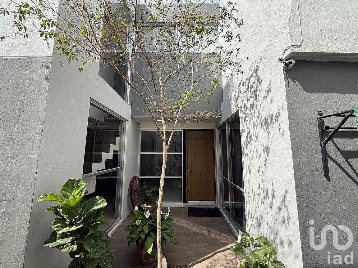 Casa en Venta en Colinas de San Isidro, Zapopan, Jalisco | NEX-246686 | iad México | Foto 3 de 32