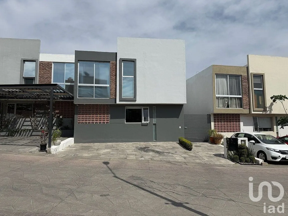 Casa en Venta en Colinas de San Isidro, Zapopan, Jalisco | NEX-246686 | iad México | Foto 1 de 32