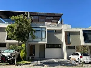 NEX-297853 - Casa en Venta, con 3 recamaras, con 3 baños, con 175 m2 de construcción en Bellaterra, CP 45645, Jalisco.