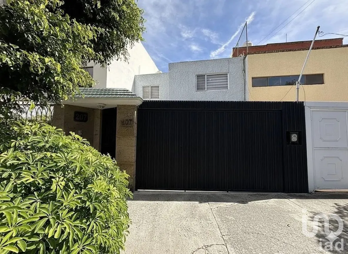 Casa en Venta en La Estancia, Zapopan, Jalisco | NEX-303900 | iad México | Foto 1 de 16