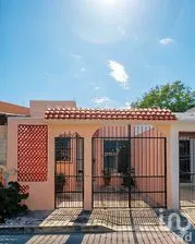 NEX-295790 - Casa en Venta, con 2 recamaras, con 1 baño, con 53 m2 de construcción en Bosque Real, CP 77714, Quintana Roo.