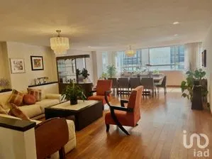 NEX-296512 - Departamento en Venta, con 3 recamaras, con 2 baños, con 240 m2 de construcción.