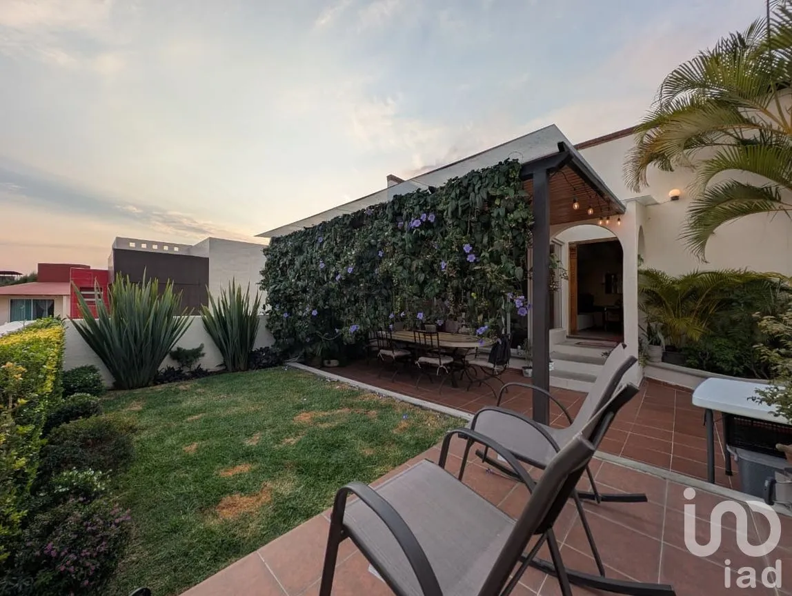 Casa en Venta en Lomas de Tzompantle, Cuernavaca, Morelos | NEX-291808 | iad México | Foto 1 de 26