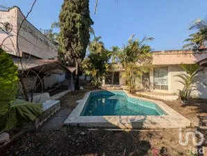 NEX-292114 - Casa en Venta, con 4 recamaras, con 3 baños, con 404 m2 de construcción en Jardines de Cuernavaca, CP 62360, Morelos.