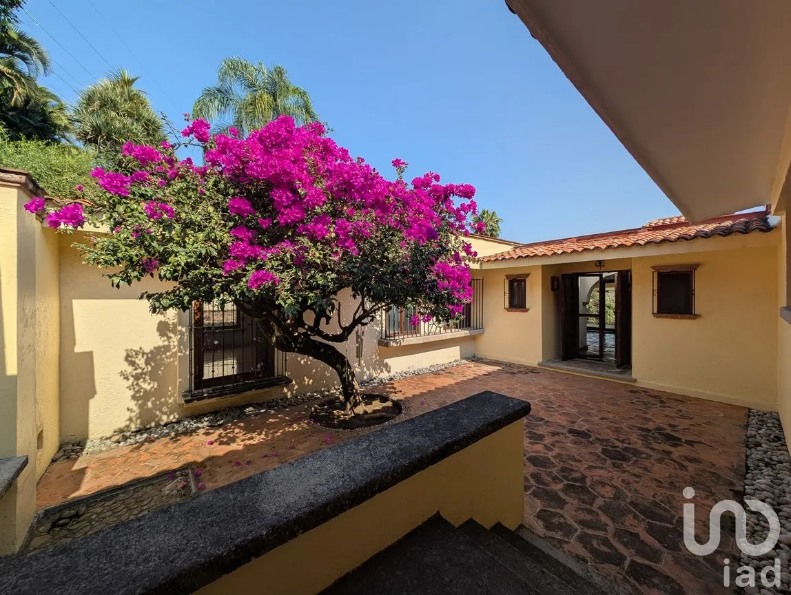 Casa en Venta en Palmira Tinguindin, Cuernavaca, Morelos | NEX-293656 | iad México | Foto 3 de 40