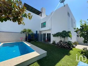 NEX-296623 - Casa en Venta, con 3 recamaras, con 3 baños, con 190 m2 de construcción.