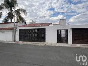 NEX-293234 - Casa en Renta, con 3 recamaras, con 2 baños, con 143 m2 de construcción en Tejeda, CP 76904, Querétaro.