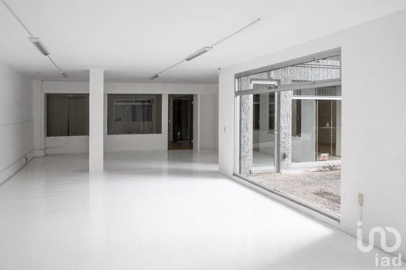 Edificio en Venta en Jardines del Bosque Norte, Guadalajara, Jalisco | NEX-295768 | iad México | Foto 3 de 17