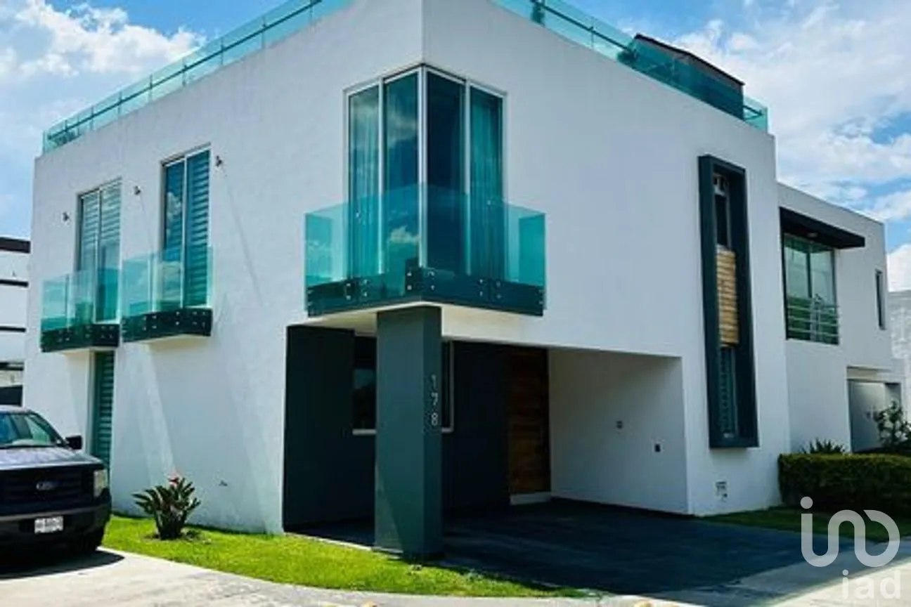 Casa en Venta en Solares, Zapopan, Jalisco | NEX-300785 | iad México | Foto 1 de 25