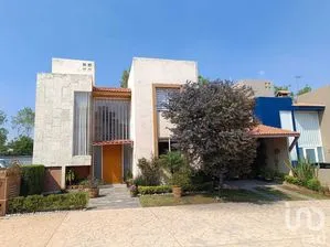 NEX-294256 - Casa en Venta, con 3 recamaras, con 3 baños, con 270 m2 de construcción en Lomas de Bellavista, CP 52994, México.