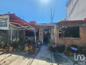 NEX-294456 - Casa en Venta, con 3 recamaras, con 2 baños, con 325 m2 de construcción en Los Reyes Acaquilpan Centro, CP 56400, México.