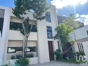 NEX-295067 - Casa en Venta, con 3 recamaras, con 2 baños, con 260 m2 de construcción en Residencial Río, CP 77560, Quintana Roo.