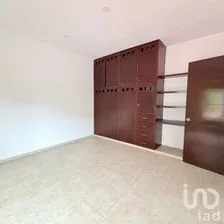 NEX-301590 - Casa en Venta, con 4 recamaras, con 4 baños, con 390 m2 de construcción.