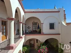 NEX-299383 - Casa en Renta, con 10 recamaras, con 4 baños, con 1280 m2 de construcción.
