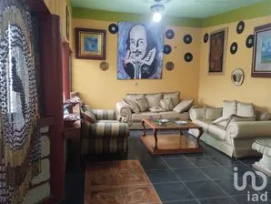 NEX-212687 - Casa en Venta, con 3 recamaras, con 2 baños, con 275 m2 de construcción.