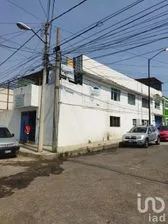 NEX-145949 - Casa en Venta, con 8 recamaras, con 4 baños, con 381 m2 de construcción.