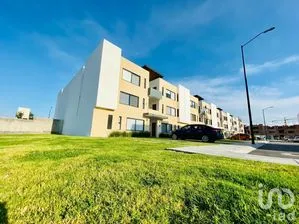 NEX-300083 - Departamento en Venta, con 2 recamaras, con 2 baños, con 92 m2 de construcción.