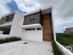 NEX-303504 - Casa en Venta, con 3 recamaras, con 3 baños, con 189 m2 de construcción.