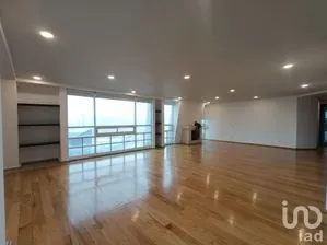 NEX-303636 - Departamento en Venta, con 4 recamaras, con 3 baños, con 305 m2 de construcción.