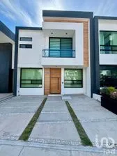 NEX-301598 - Casa en Venta, con 3 recamaras, con 3 baños, con 161 m2 de construcción.