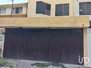 NEX-305244 - Casa en Venta, con 3 recamaras, con 2 baños, con 187 m2 de construcción.
