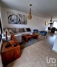 NEX-302508 - Casa en Venta, con 3 recamaras, con 3 baños, con 159 m2 de construcción.