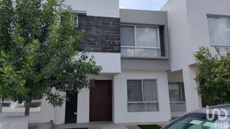 NEX-308008 - Casa en Venta, con 3 recamaras, con 2 baños, con 113 m2 de construcción.