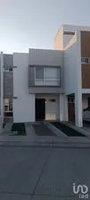 NEX-308009 - Casa en Venta, con 3 recamaras, con 2 baños, con 120 m2 de construcción.