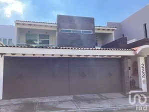 NEX-304265 - Casa en Venta, con 4 recamaras, con 3 baños, con 1 m2 de construcción.