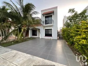 NEX-145255 - Casa en Renta, con 3 recamaras, con 2 baños, con 199 m2 de construcción en Gran Santa Fe, CP 97314, Yucatán.