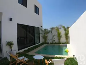 NEX-51789 - Casa en Venta, con 3 recamaras, con 3 baños, con 189 m2 de construcción en Misnébalam, CP 97308, Yucatán.