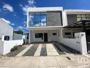 NEX-158199 - Casa en Venta, con 3 recamaras, con 3 baños, con 153 m2 de construcción en Las Torres, CP 77533, Quintana Roo.