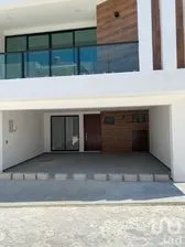 NEX-159917 - Casa en Venta, con 3 recamaras, con 2 baños, con 154 m2 de construcción.