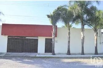 NEX-169721 - Casa en Venta, con 4 recamaras, con 4 baños, con 310 m2 de construcción.
