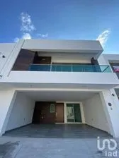 NEX-203902 - Casa en Venta, con 3 recamaras, con 3 baños, con 105 m2 de construcción en El Diamante, CP 29059, Chiapas.