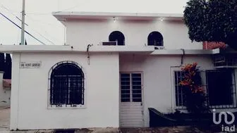 NEX-251295 - Casa en Venta, con 3 recamaras, con 2 baños, con 100 m2 de construcción en José Castillo Tielemans, CP 29070, Chiapas.