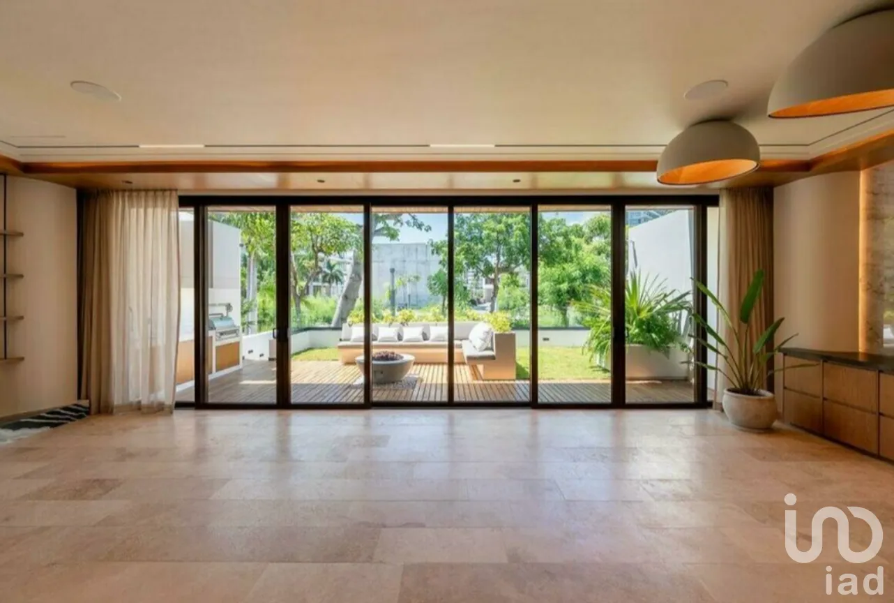 Casa en Venta en Supermanzana 64, Benito Juárez, Quintana Roo | NEX-255407 | iad México | Foto 1 de 17