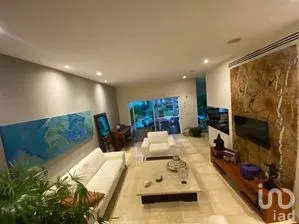 NEX-257542 - Casa en Renta, con 3 recamaras, con 3 baños, con 300 m2 de construcción.
