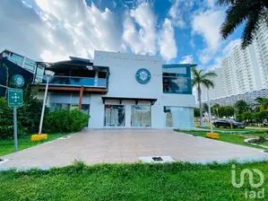 NEX-285583 - Local en Renta, con 2 baños, con 200 m2 de construcción.