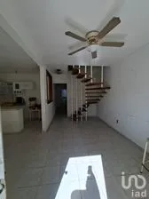 NEX-289890 - Casa en Venta, con 3 recamaras, con 2 baños, con 98 m2 de construcción.