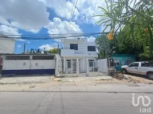 NEX-289993 - Casa en Venta, con 5 recamaras, con 5 baños, con 180 m2 de construcción.