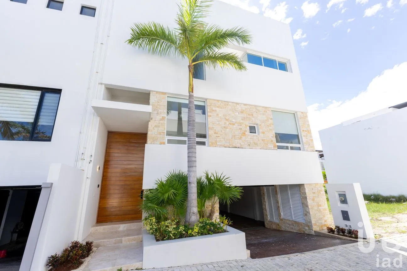 Casa en Venta en Cancún Centro, Benito Juárez, Quintana Roo | NEX-290081 | iad México | Foto 1 de 29